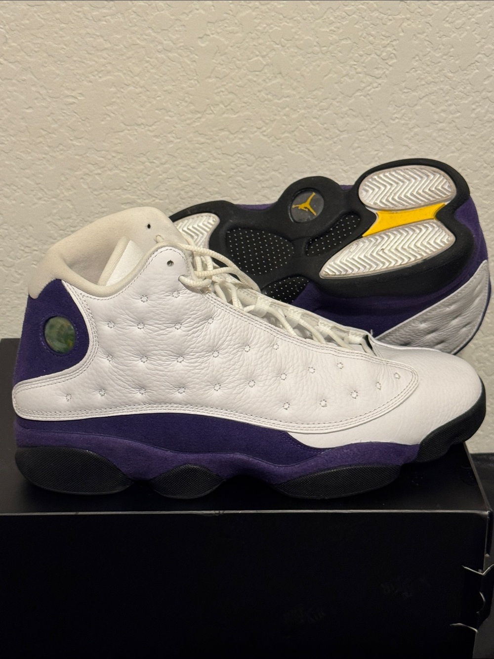 Jordan 13 retro White and Black Basketball Sneakers - Size US 12 lakers